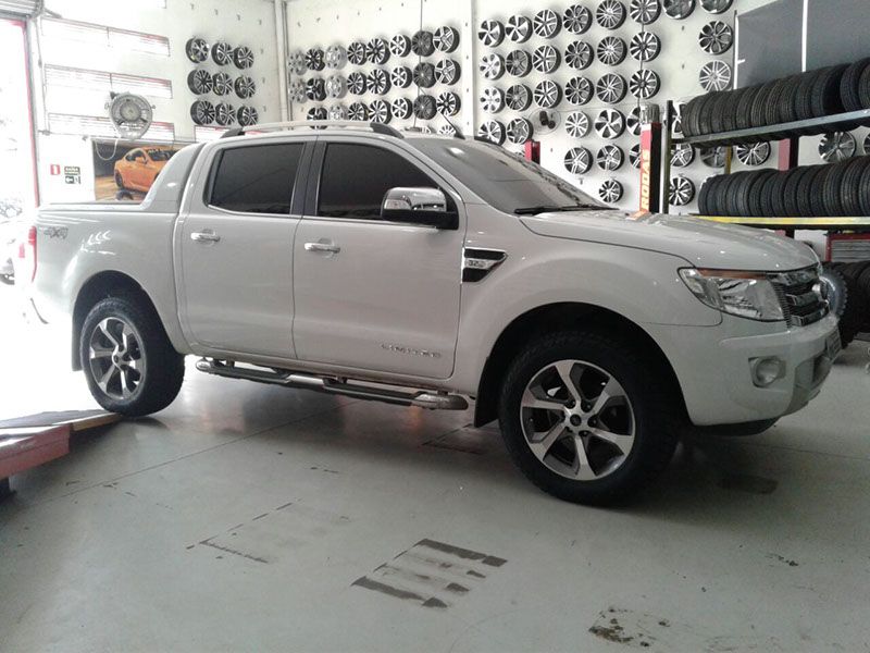 Ford Ranger Customizada as Rodas e Pneus