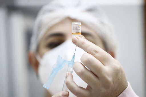 Laboratrio poder ser obrigado a ter seguro para dano colateral de vacina contra Covid-19